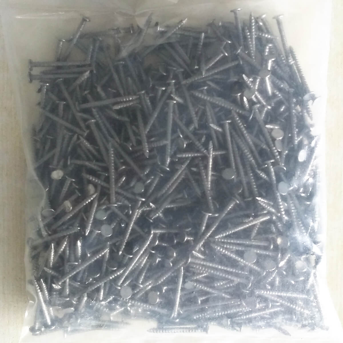 Clavos de anillo anular